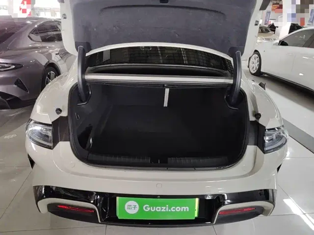 Xiaomi SU7 — Фото автомобиля 18