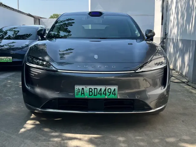 Luxeed R7 — Фото автомобиля 2