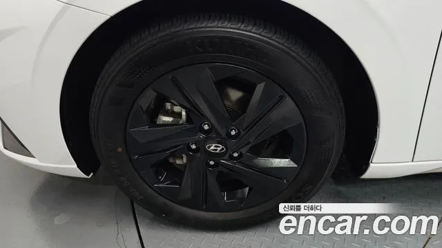 Hyundai AVANTE Avante (CN7) — Фото автомобиля 5