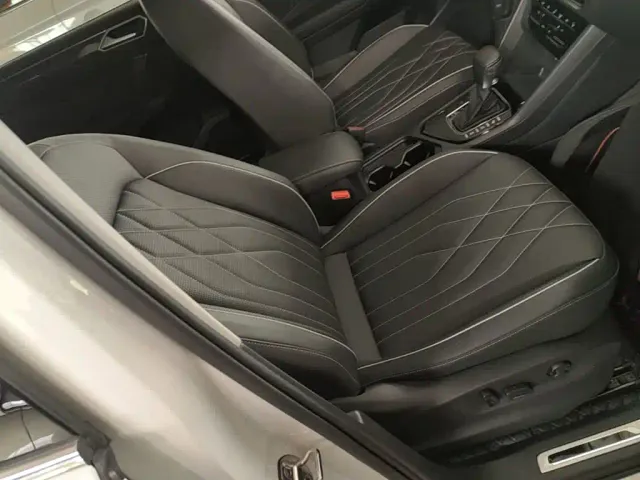 Volkswagen Tiguan L — Фото автомобиля 24