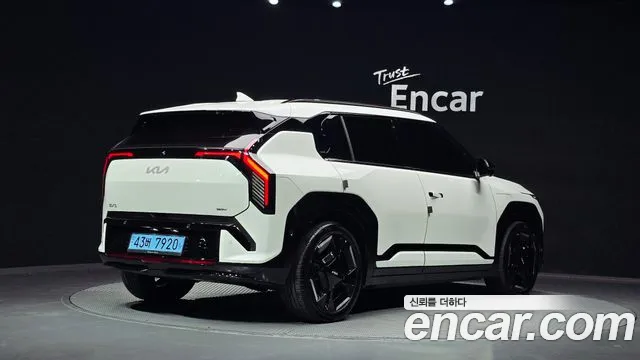 Kia EV3 — Фото автомобиля 2