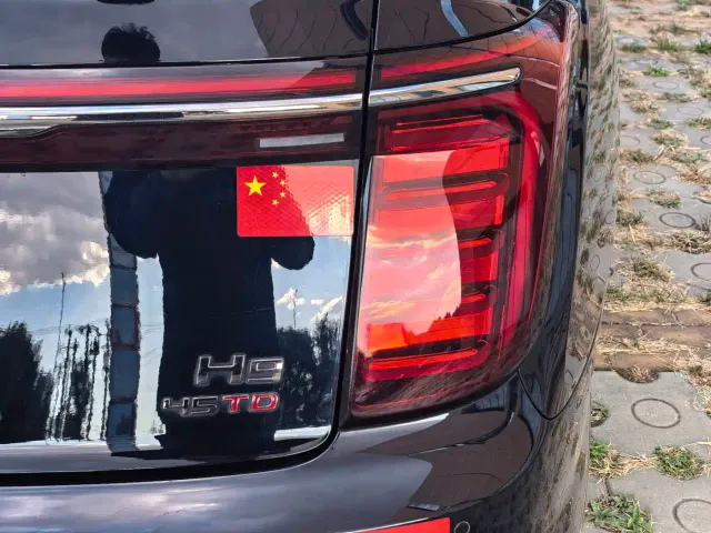 Hongqi H9 — Фото автомобиля 10
