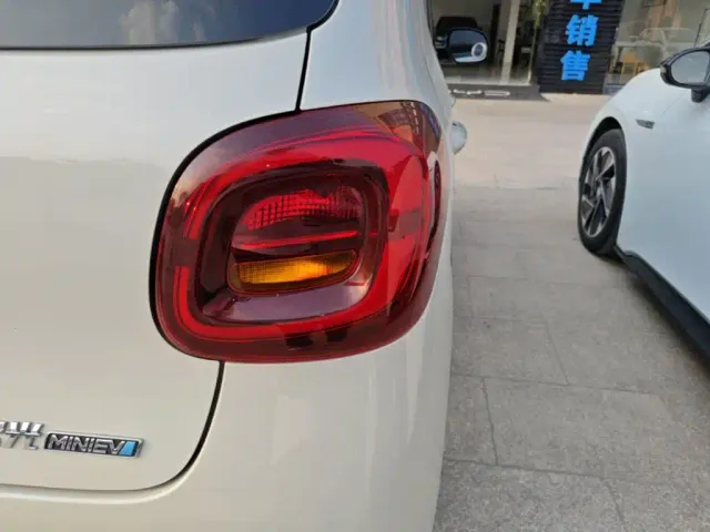 Wuling Hongguang Mini EV — Фото автомобиля 7
