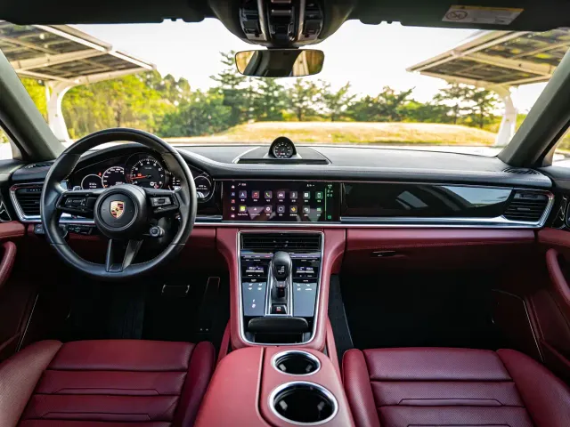 Porsche Panamera — Фото автомобиля 12