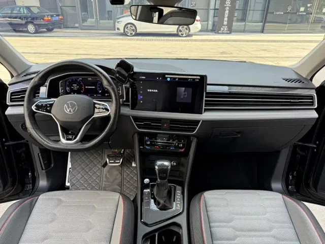 Volkswagen Tiguan L — Фото автомобиля 15