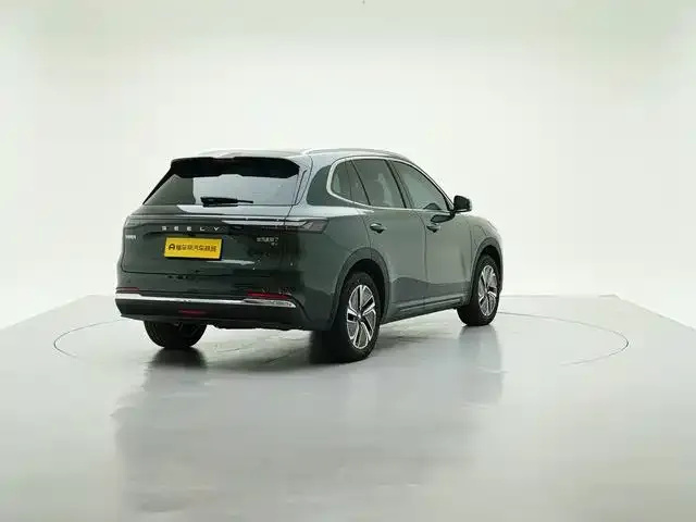 Geely Galaxy Starship 7 EM-i — Фото автомобиля 5