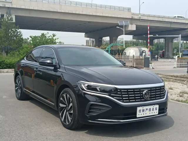 Volkswagen Passat — Фото автомобиля 4