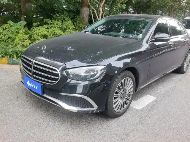 Фотография автомобиля — Mercedes-Benz E-Class