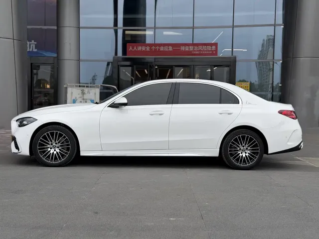 Mercedes-Benz C-Class — Фото автомобиля 4