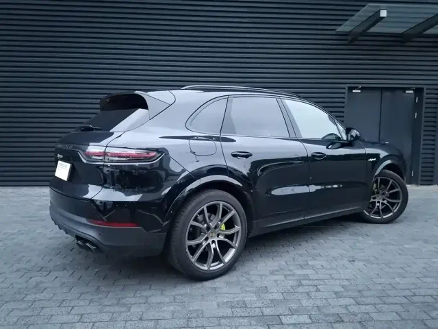 Porsche Cayenne — Фото автомобиля 13