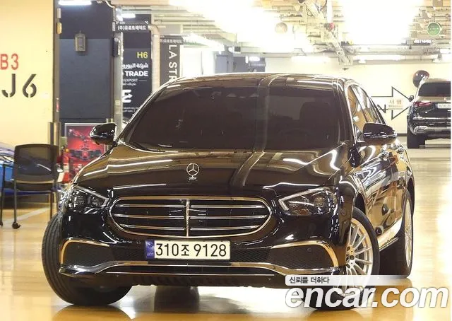 Mercedes-Benz E-Class — Фото автомобиля 3