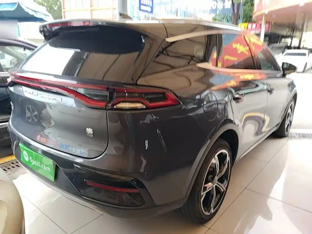 BYD Tang — Фото автомобиля 6