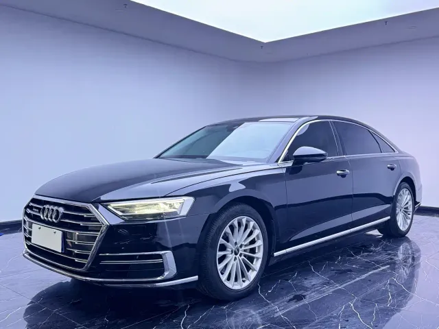 Фотография автомобиля — Audi A8