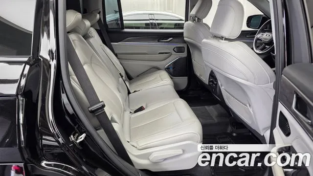 Jeep Cherokee WL — Фото автомобиля 12