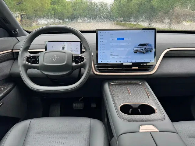 Dongfeng eπ 008 — Фото автомобиля 17