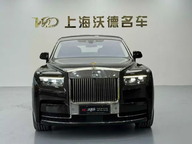 Rolls-Royce Phantom — Фото автомобиля 2