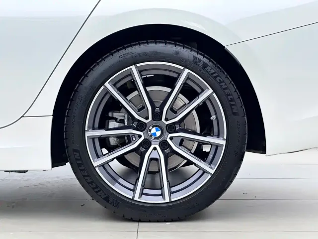BMW 3 Series — Фото автомобиля 14