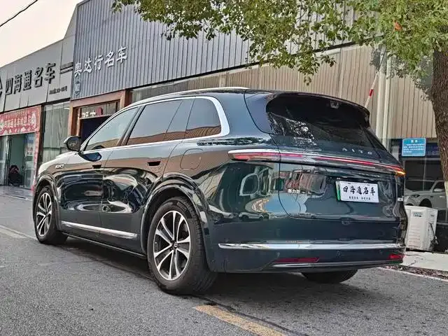 Aito M7 — Фото автомобиля 4