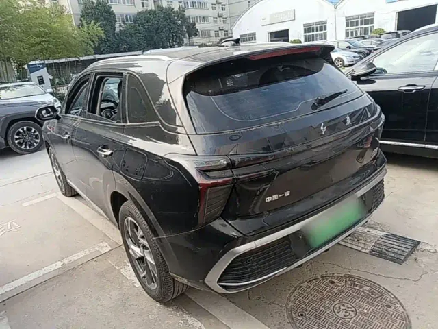 Hongqi HS3 PHEV — Фото автомобиля 4
