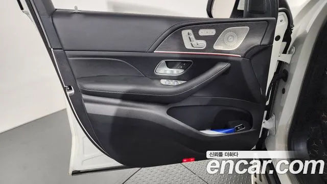 Mercedes-Benz GLS-Class — Фото автомобиля 21