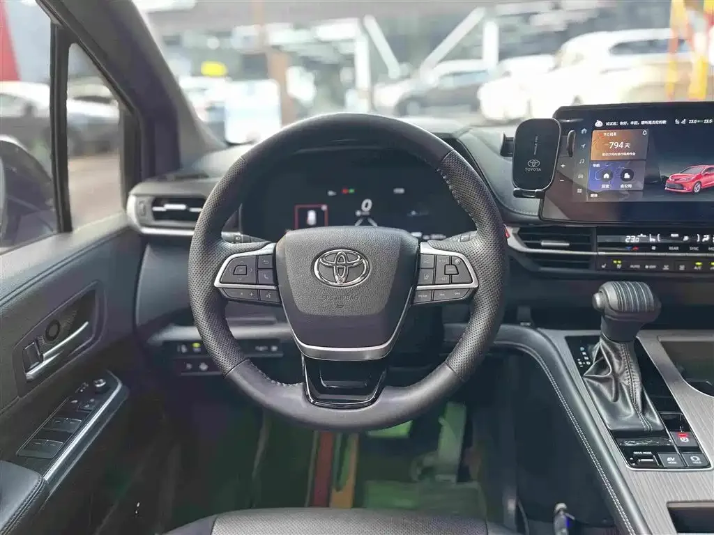 Toyota Toyota Sienna 2024 2.5L Hybrid Supreme Edition — Фото автомобиля 21