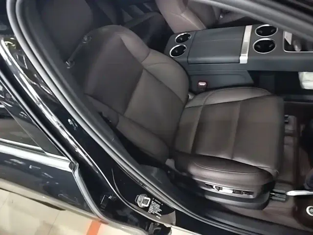 Li Auto L8 — Фото автомобиля 24