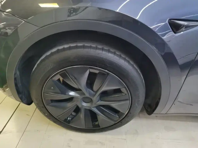 Tesla Model Y — Фото автомобиля 22