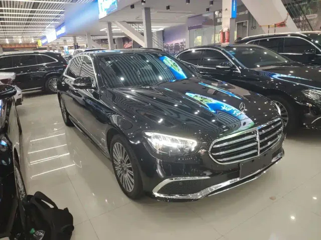 Mercedes-Benz E-Class — Фото автомобиля 7