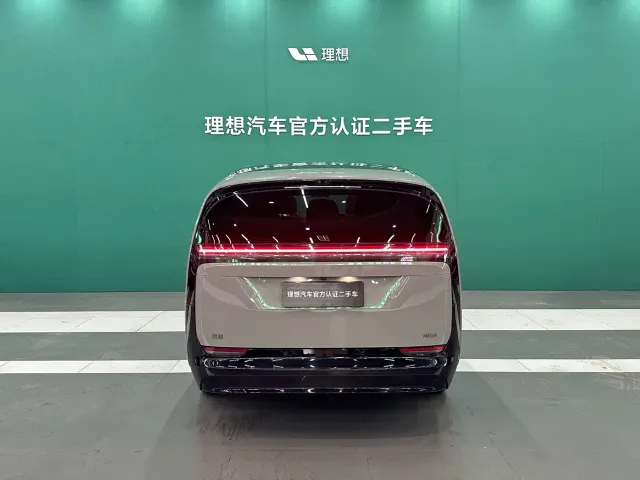 Li Auto MEGA — Фото автомобиля 7