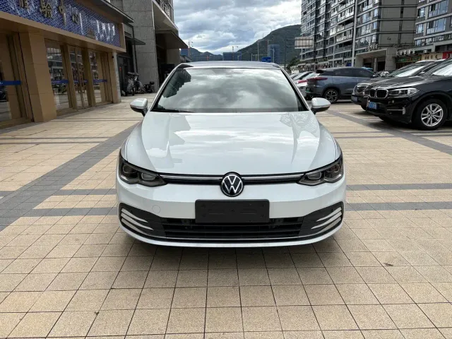 Volkswagen Golf — Фото автомобиля 2