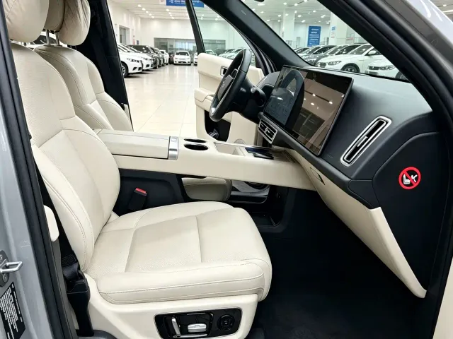 Li Auto L9 — Фото автомобиля 11