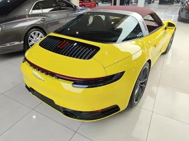 Porsche 911 — Фото автомобиля 2