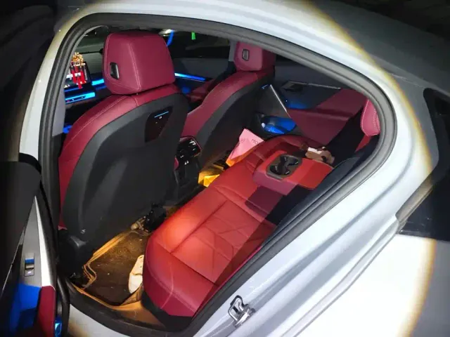 BMW 5 Series — Фото автомобиля 11