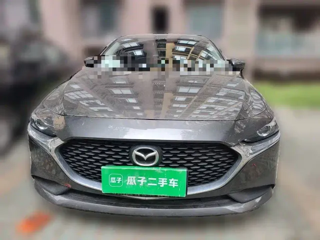 Mazda Axela — Фото автомобиля 2
