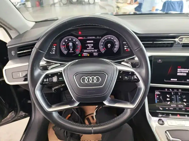 Audi A7L — Фото автомобиля 10