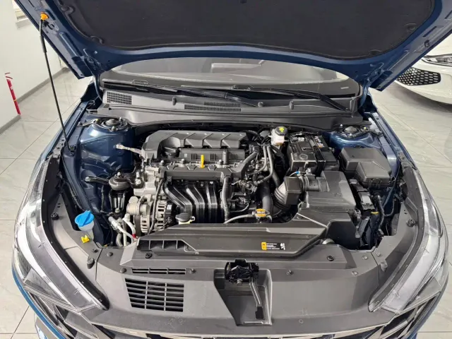 Hyundai Elantra — Фото автомобиля 19
