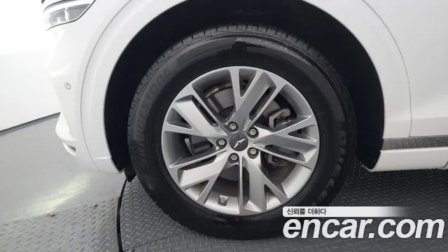Genesis GV70 2.5T Бензин AWD — Фото автомобиля 5