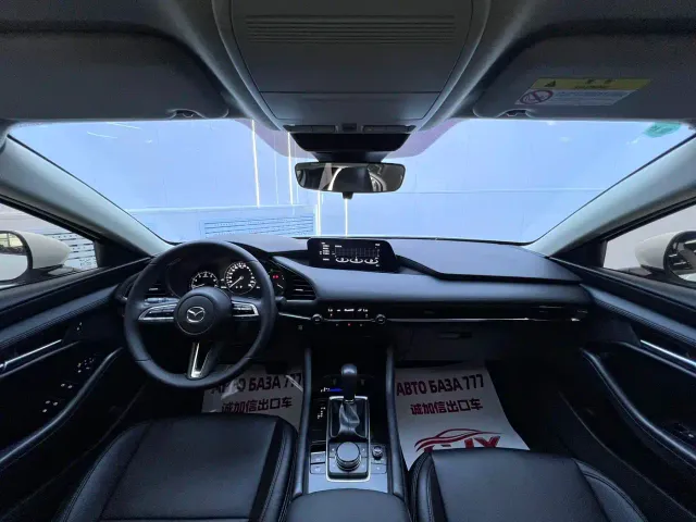 Mazda Axela — Фото автомобиля 13