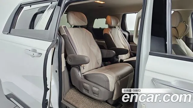 Kia Canival Carnival 4 поколение Бензин 7 мест Signature — Фото автомобиля 11