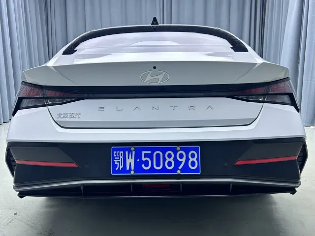 Hyundai Elantra — Фото автомобиля 19