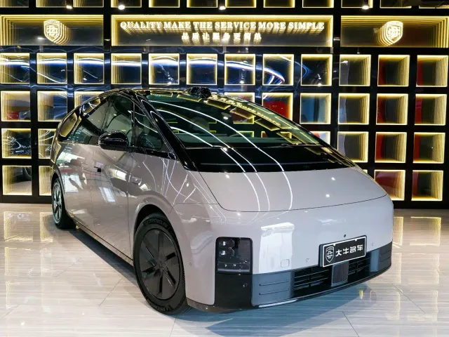 Li Auto MEGA — Фото автомобиля 3