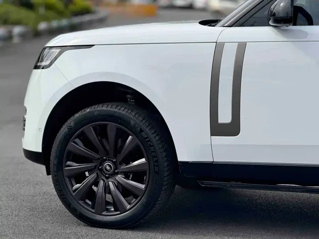 Land Rover Range Rover — Фото автомобиля 11