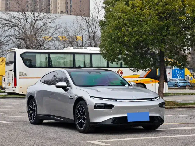 Xpeng P7 — Фото автомобиля 3