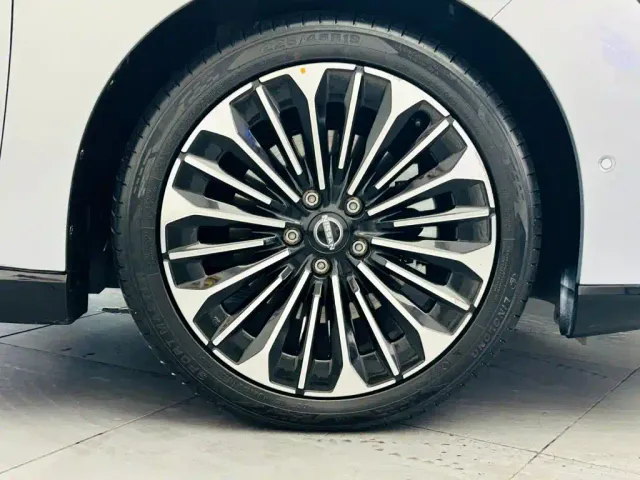 Nissan N7 — Фото автомобиля 10