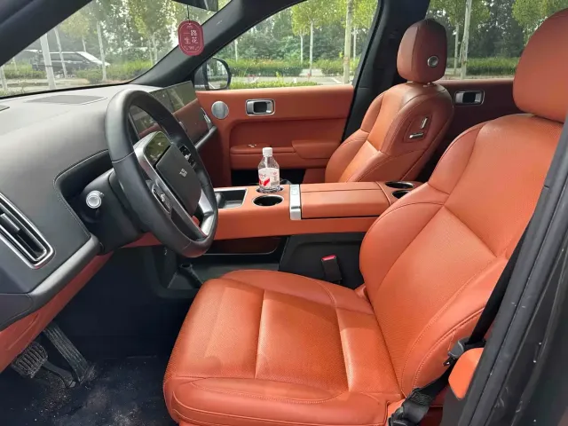 Li Auto L9 — Фото автомобиля 4