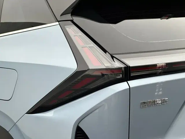 Geely Boyue — Фото автомобиля 30