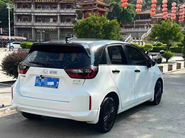 Honda Fit — Фото автомобиля 6