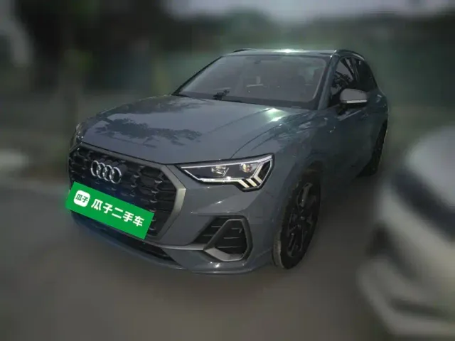 Фотография автомобиля — Audi Q3