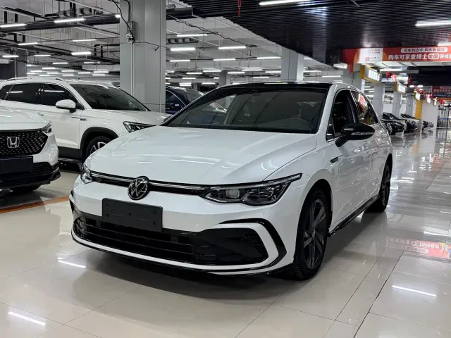 Фотография автомобиля — Volkswagen Golf