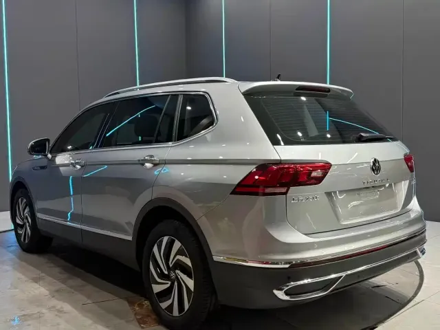 Volkswagen Tiguan L — Фото автомобиля 6